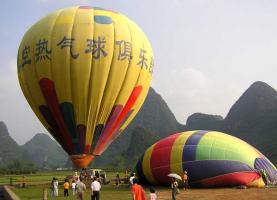 Preparing Yangshuo Hot Air Ballooning